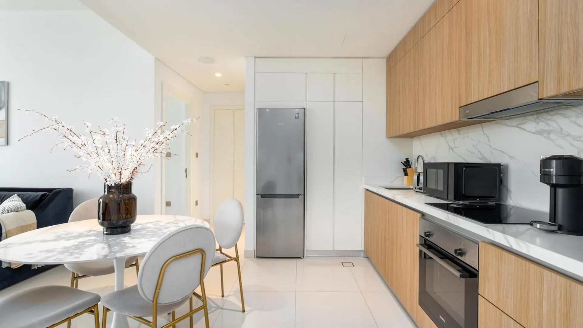 Beach Vista 2 - Beachfront Stunning - Full Sea Views Dubai Apartment