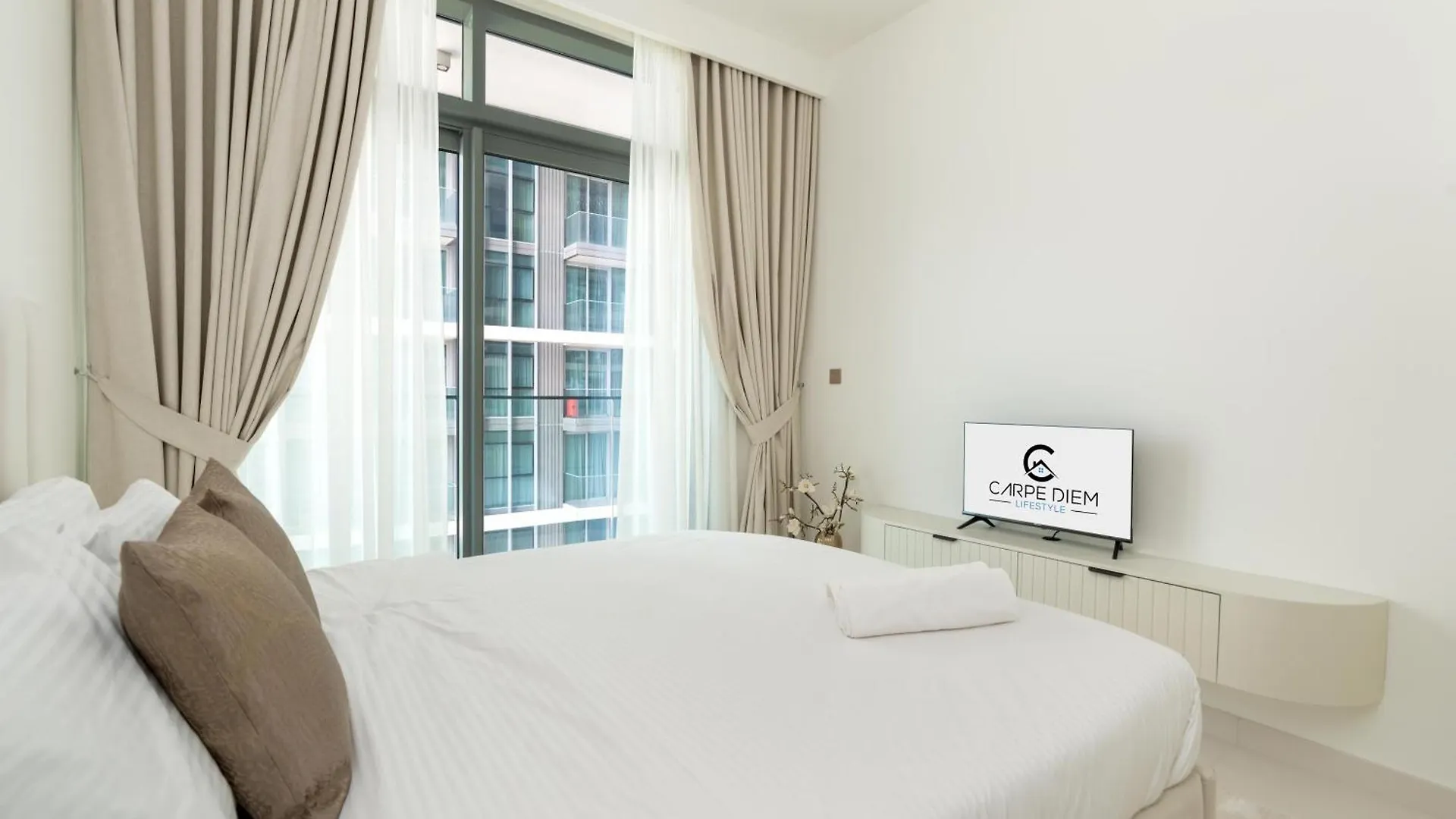 Beach Vista 2 - Beachfront Stunning - Full Sea Views Dubai Apartment