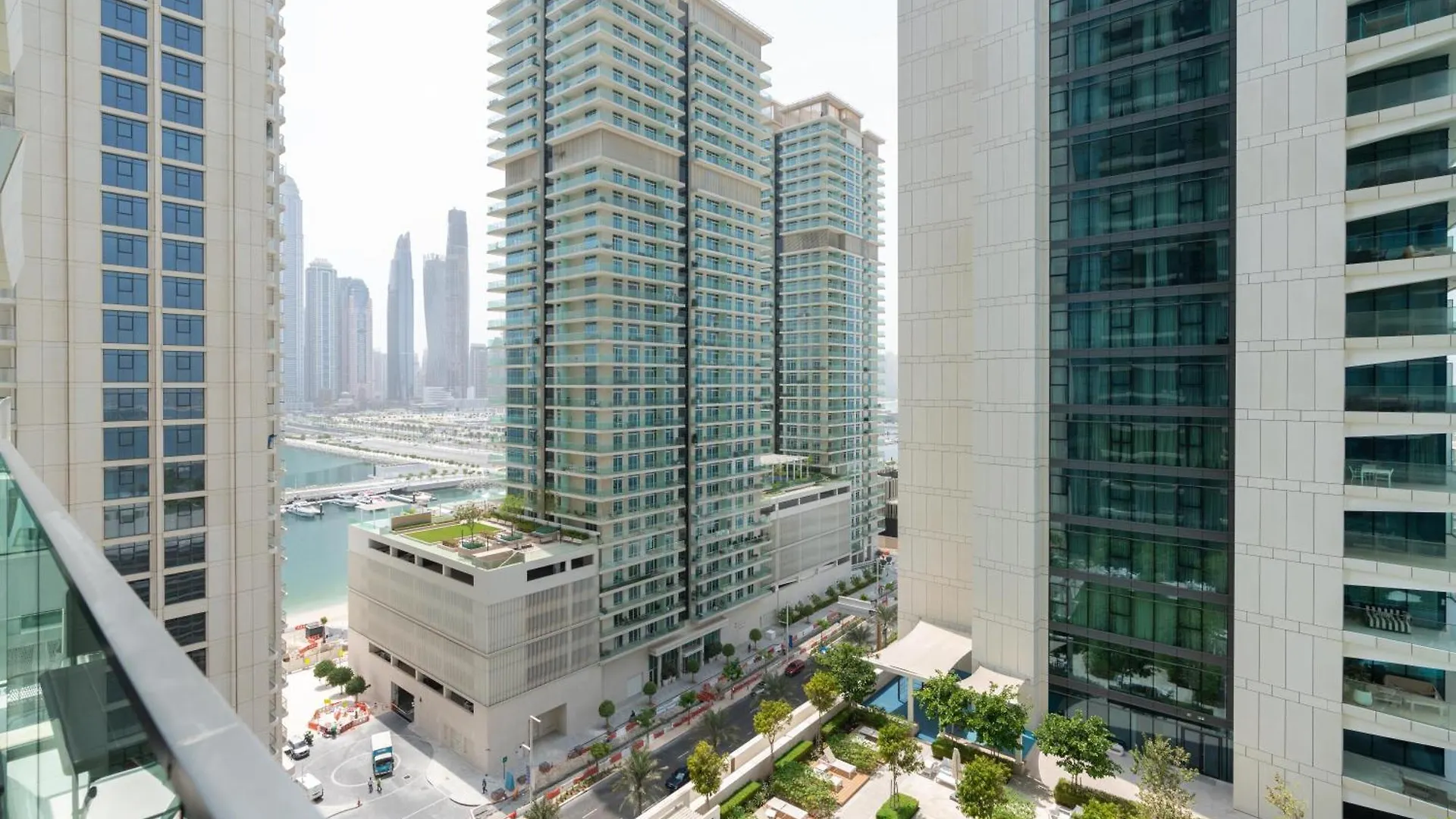 Beach Vista 2 - Beachfront Stunning - Full Sea Views Dubai United Arab Emirates