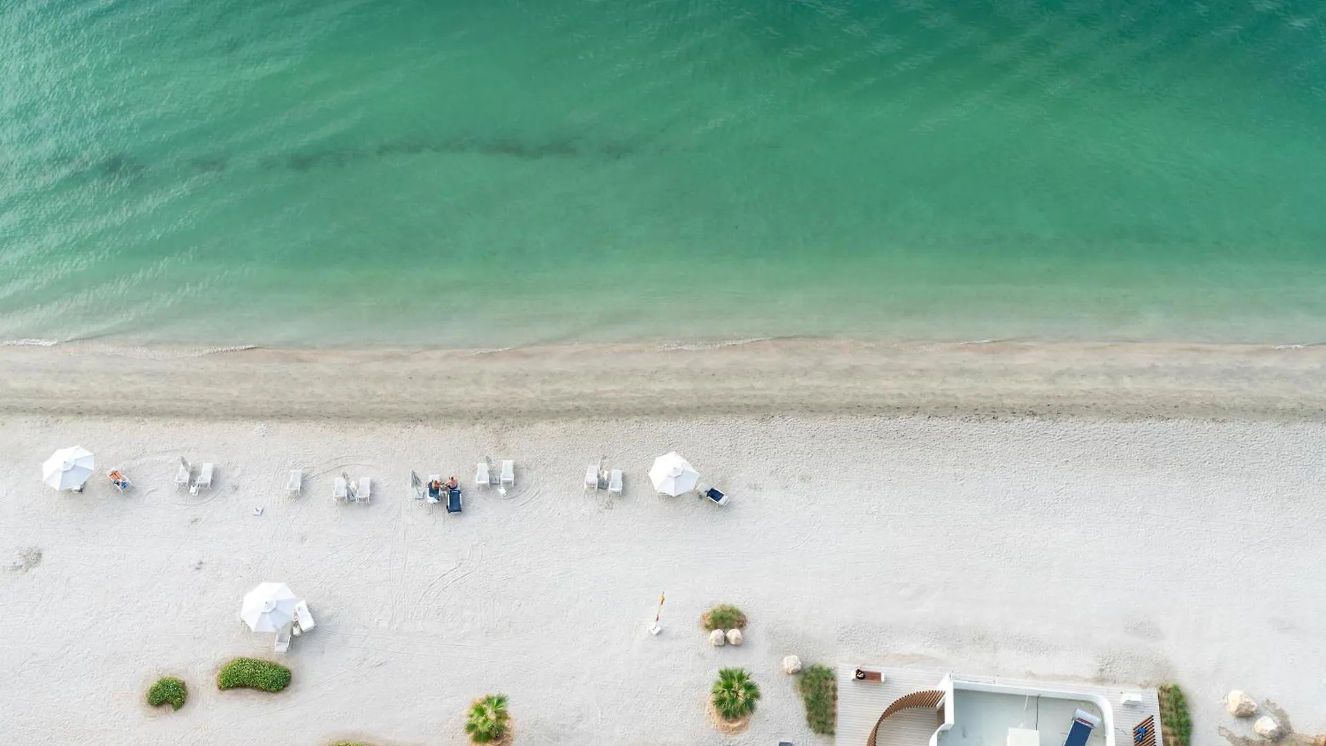 Beach Vista 2 - Beachfront Stunning - Full Sea Views Dubai United Arab Emirates