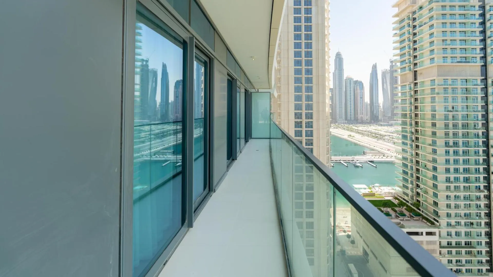 Beach Vista 2 - Beachfront Stunning - Full Sea Views Dubai 0*,  United Arab Emirates