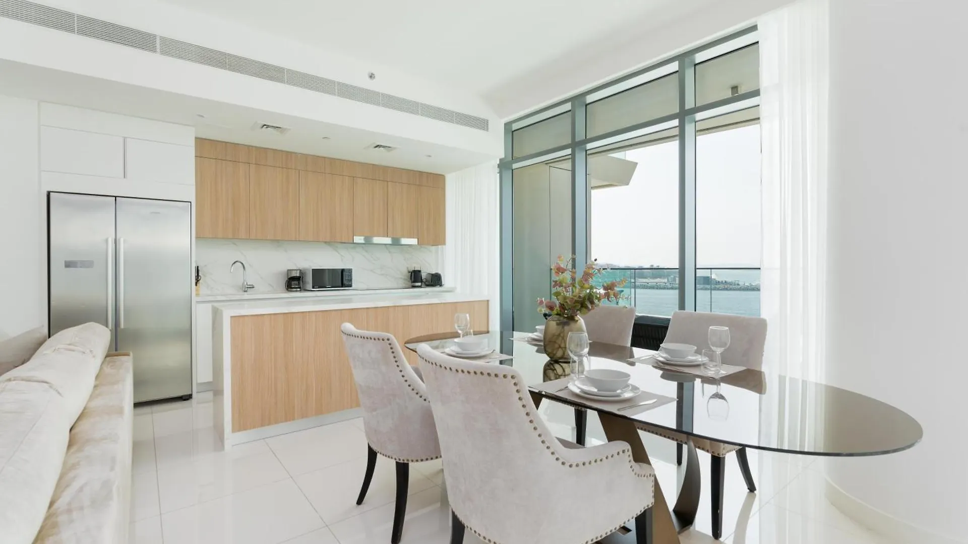 Beach Vista 2 - Beachfront Stunning - Full Sea Views Dubai 0*,