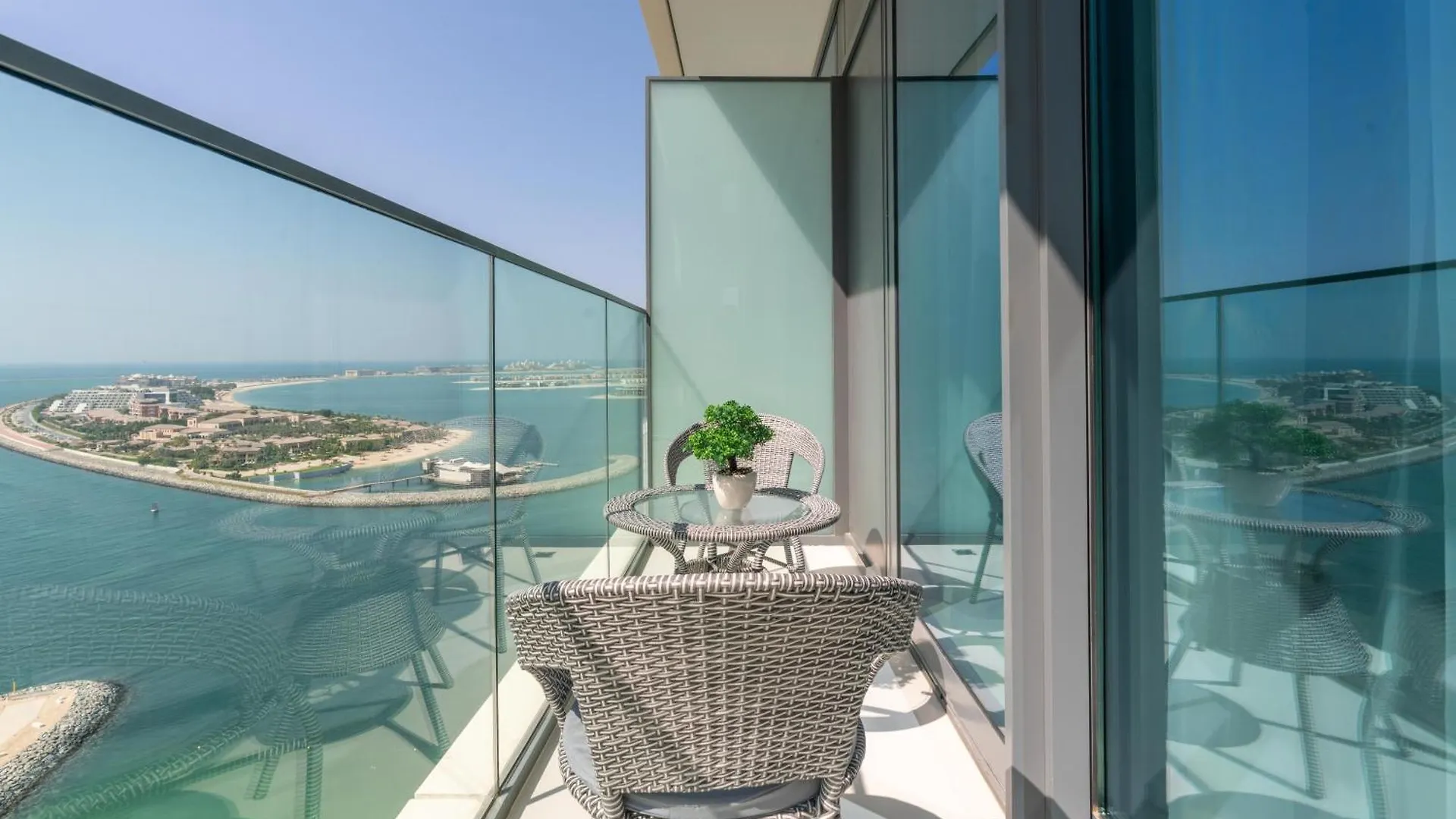 Apartment Beach Vista 2 - Beachfront Stunning - Full Sea Views Dubai