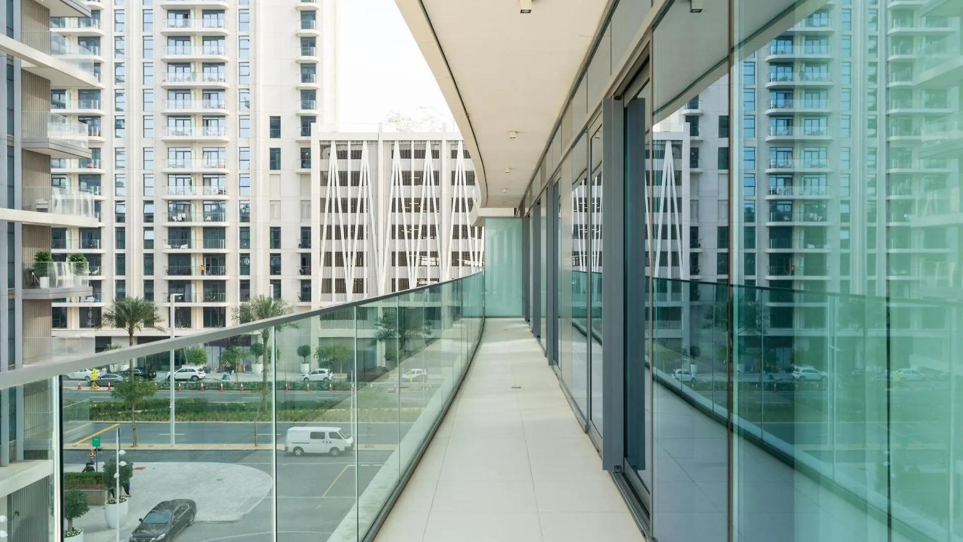 Beach Vista 2 - Beachfront Stunning - Full Sea Views Dubai Apartment