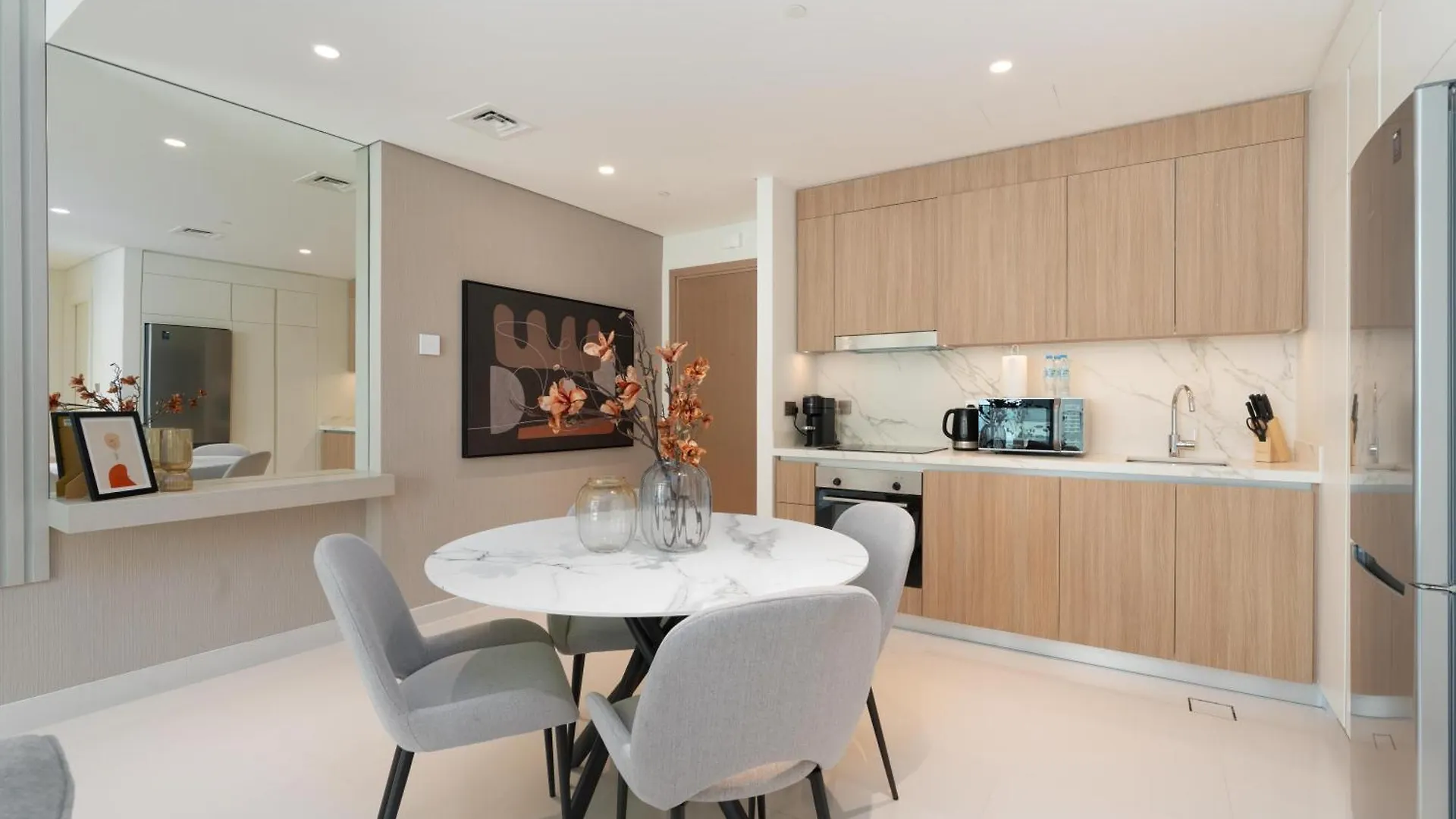 Beach Vista 2 - Beachfront Stunning - Full Sea Views 두바이 0*,  아랍에미리트