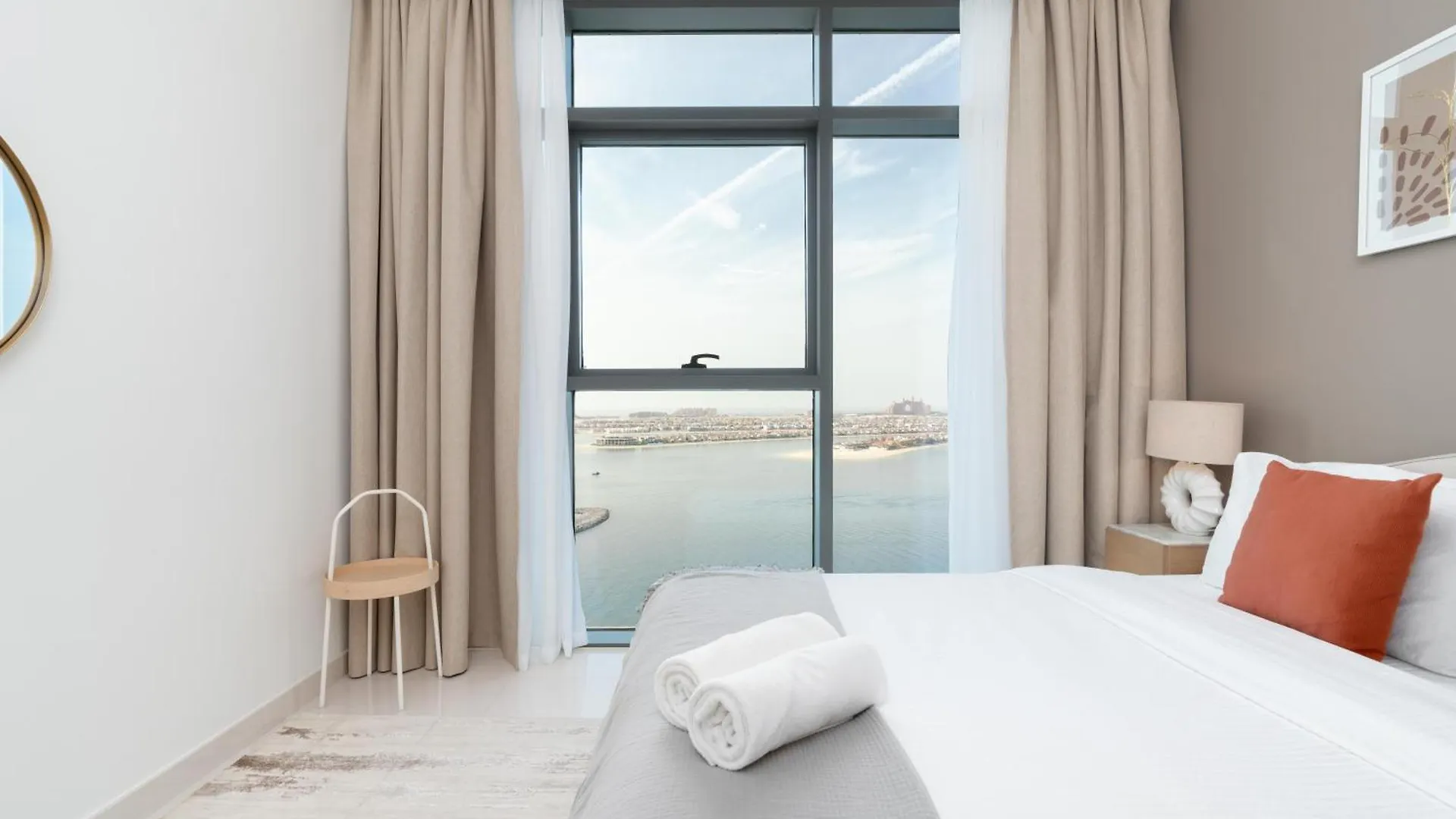 Beach Vista 2 - Beachfront Stunning - Full Sea Views Dubai United Arab Emirates